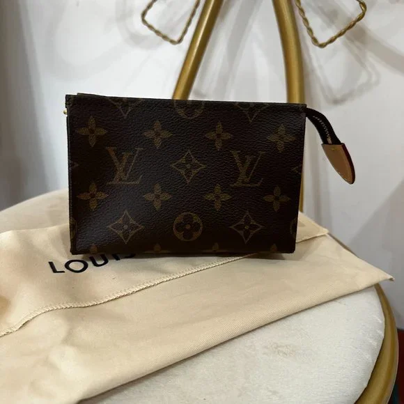 Louis Vuitton Monogram Toiletry Pouch 15 - Picture 2 of 7